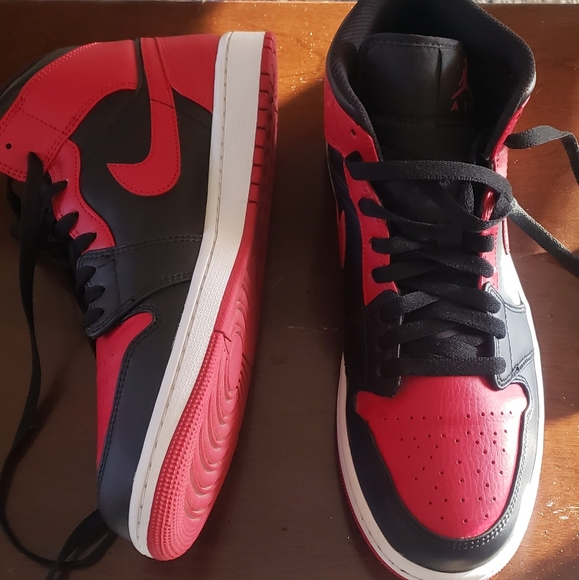 air jordans mid rise